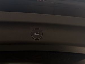 Tesla Model Y bild 31