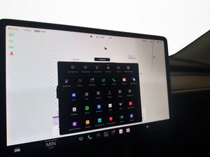 Tesla Model Y bild 24