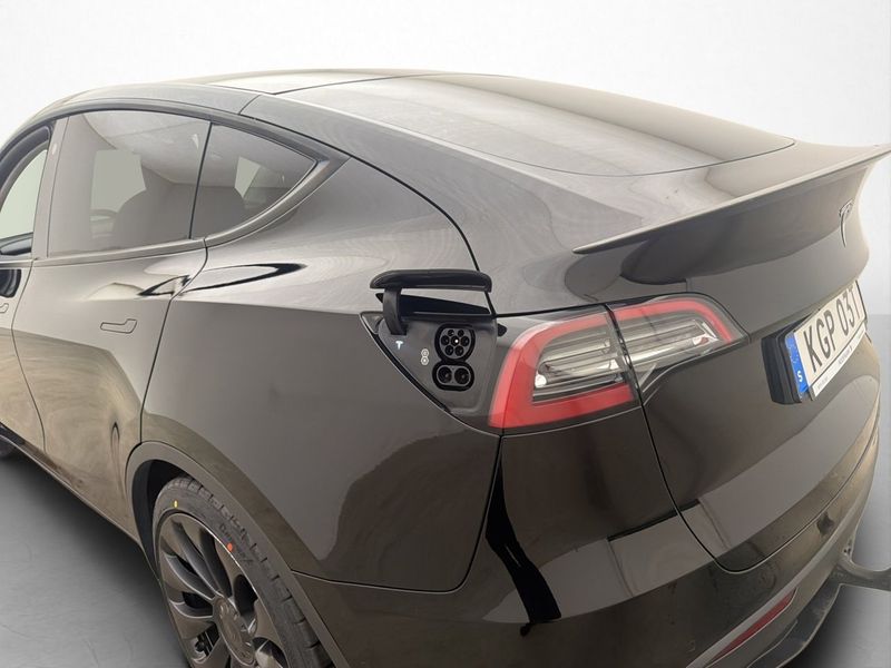 Tesla Model Y bild 25