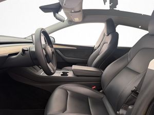 Tesla Model Y bild 12