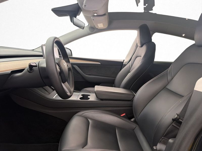 Tesla Model Y bild 12
