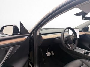 Tesla Model Y bild 11