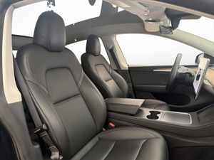 Tesla Model Y bild 27