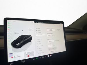 Tesla Model Y bild 21