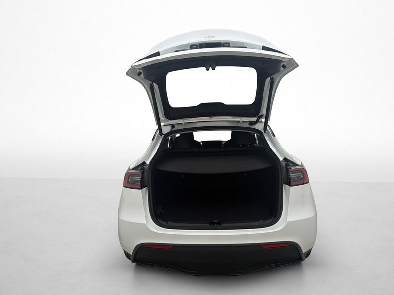 Tesla Model Y bild 30