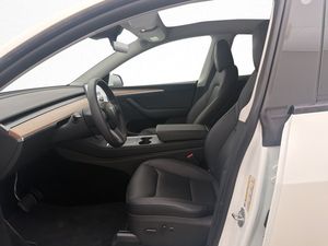 Tesla Model Y bild 11