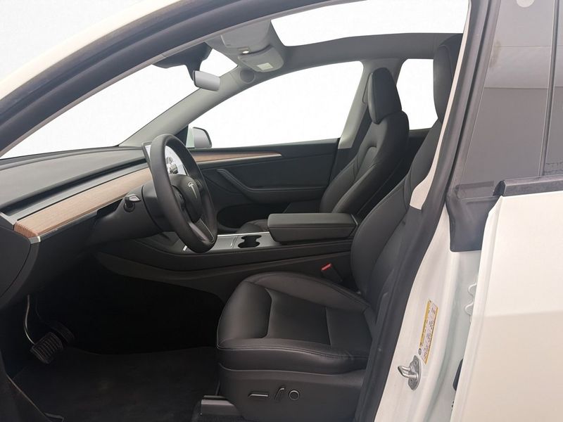 Tesla Model Y bild 11