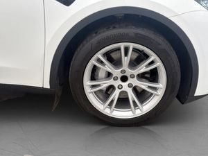 Tesla Model Y bild 34