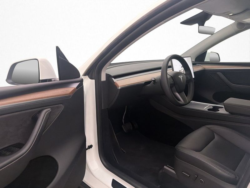Tesla Model Y bild 10