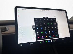 Tesla Model Y bild 24