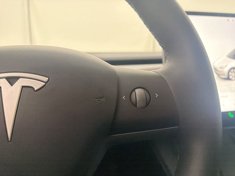 Tesla Model Y bild 15