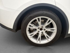 Tesla Model Y bild 33