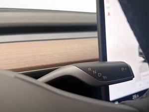 Tesla Model Y bild 16