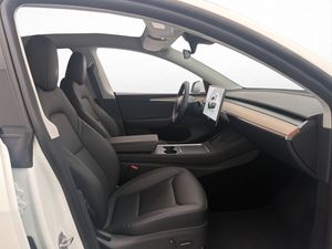 Tesla Model Y bild 27