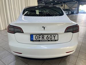 Tesla Model 3 bild 2