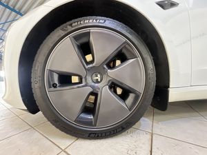 Tesla Model 3 bild 10