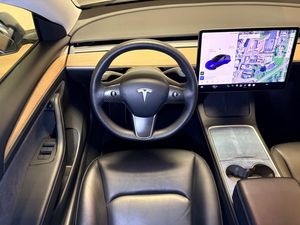 Tesla Model 3 bild 8