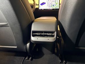 Tesla Model 3 bild 18