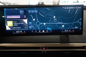 BMW iX bild 14