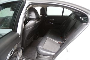 BMW 330 bild 25
