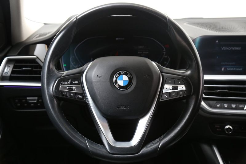 BMW 330 bild 16