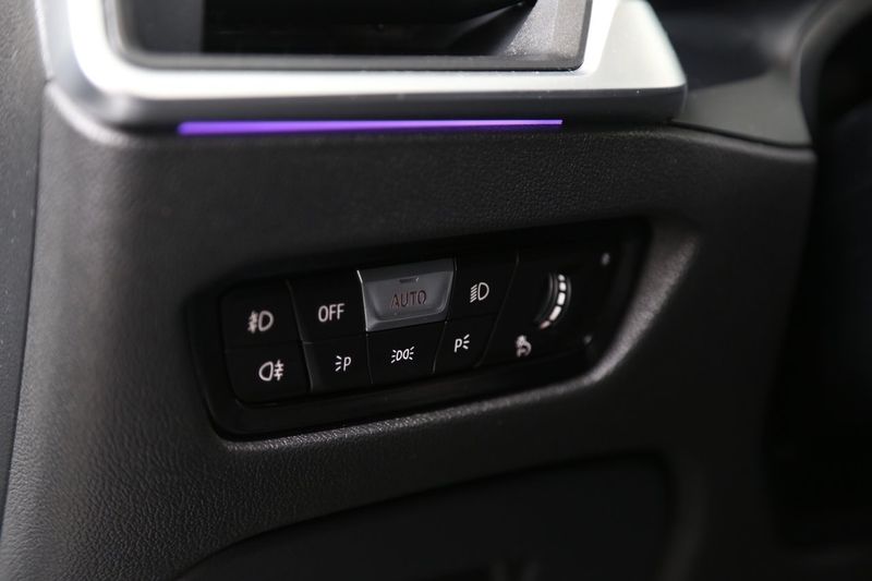 BMW 330 bild 12