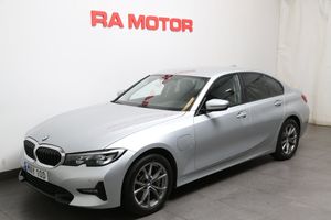 BMW 330 bild 1