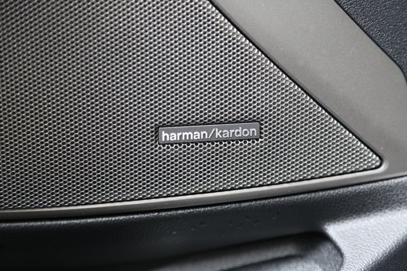 BMW 330 bild 13
