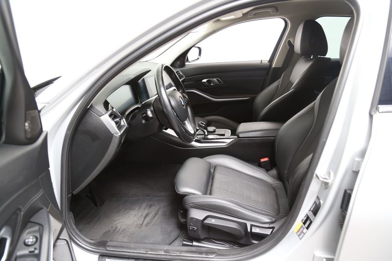 BMW 330 bild 10