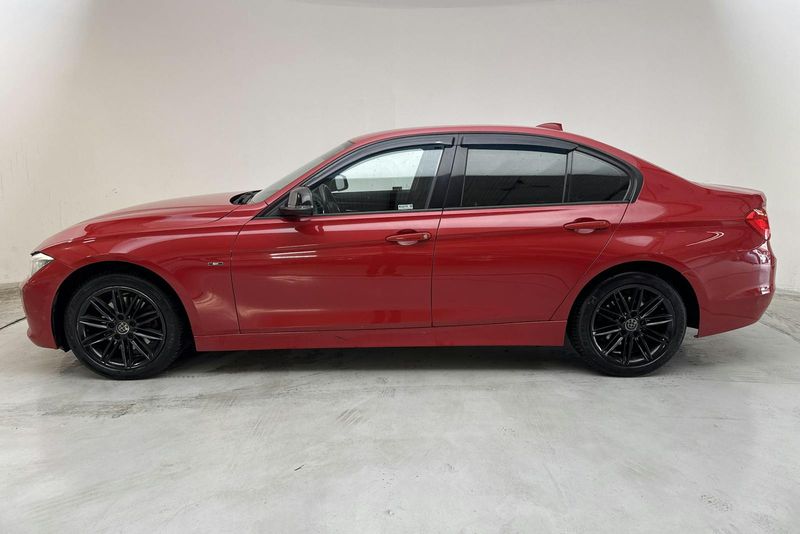 BMW 320 bild 2