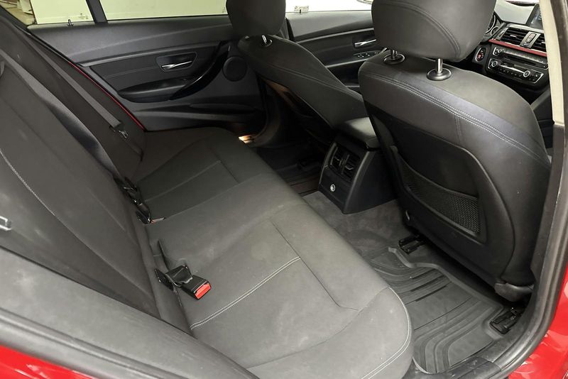 BMW 320 bild 8