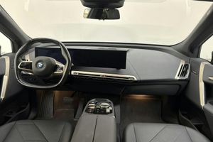 BMW iX bild 6