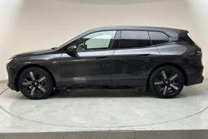 BMW iX bild 2