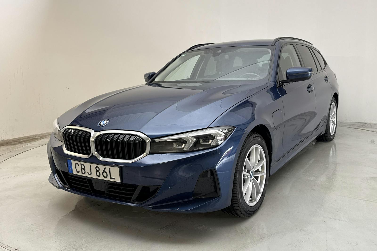 BMW 330