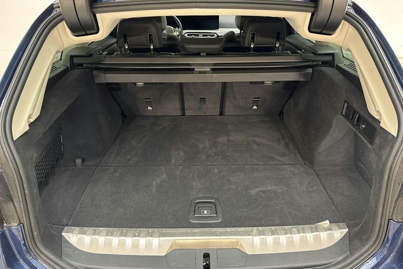 BMW 330 bild 8