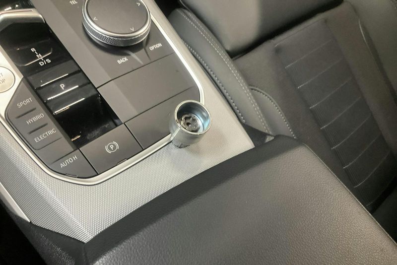 BMW 330 bild 14