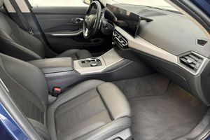 BMW 330 bild 9