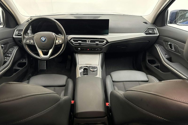 BMW 330 bild 6