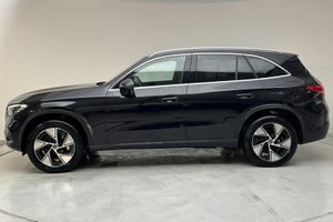 Mercedes GLC300 bild 2