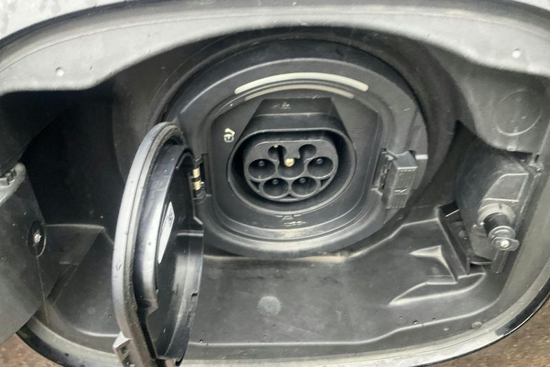 Mercedes GLC300 bild 15