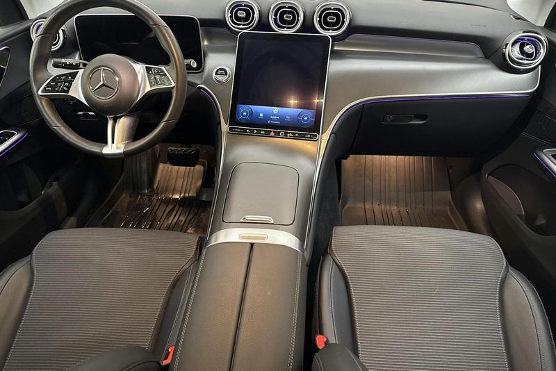 Mercedes GLC300 bild 6
