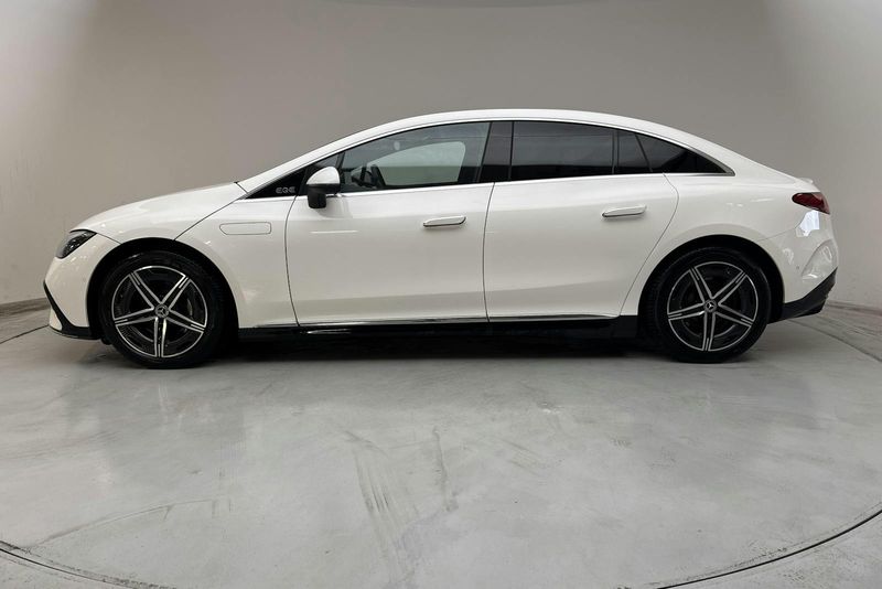Mercedes EQE350 bild 2