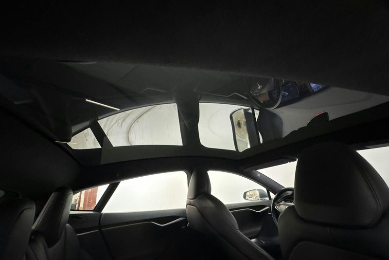 Tesla Model S bild 14
