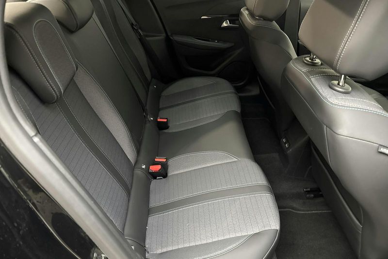 Peugeot 208 bild 8