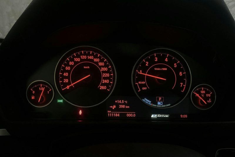 BMW 330 bild 10