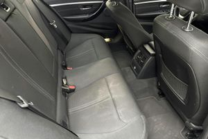 BMW 330 bild 8