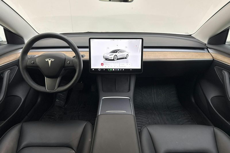Tesla Model 3 bild 6