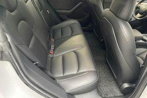 Tesla Model 3 bild 8