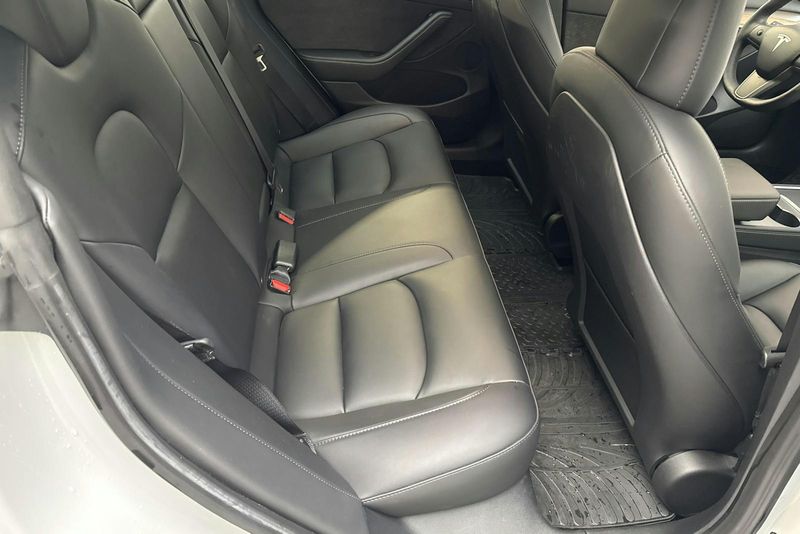 Tesla Model 3 bild 8