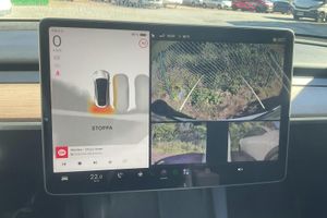 Tesla Model Y bild 13